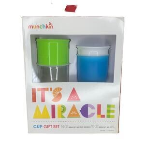 Munchkin NWT Cup Gift Set 18+ Months BPA Free Completely Spill Proof Des…